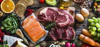 أطعمة تسبب الهبّات الساخنة أثناء انقطاع الطمث