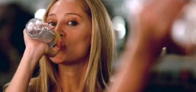 6 أسباب للشعور بالعطش رغم شرب كمية كافية من الماء