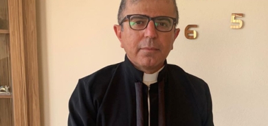   ئـــەلــئــەب جبــرائــیـــل گــورگــیــس  قــەشـــەی سێمێل بۆ گوڵان:     ئێمە خاوەنی جەنابی سەرۆك بارزانیین بۆیە هیچ كاتێك لە ماف و بەرژەوەندییەكانمان بێبەش نابین