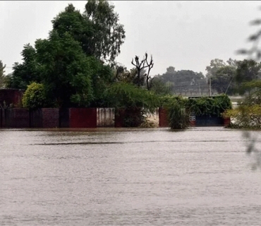 زیادبوونی ژمارەی قوربانیانی لافاو و ڕەشەبا لە پاکستان