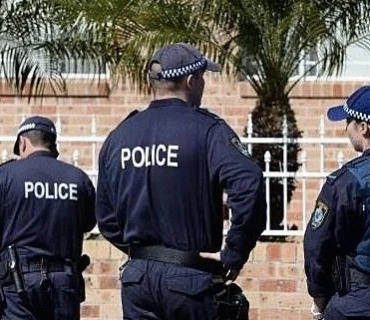 لە ئەنجامی هێرشێکی چەقۆ لە کڵێسایەک 4 کەس بریندار بوون