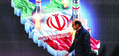 إسرائيل تتمسك بالرد وتتحاشى الحرب