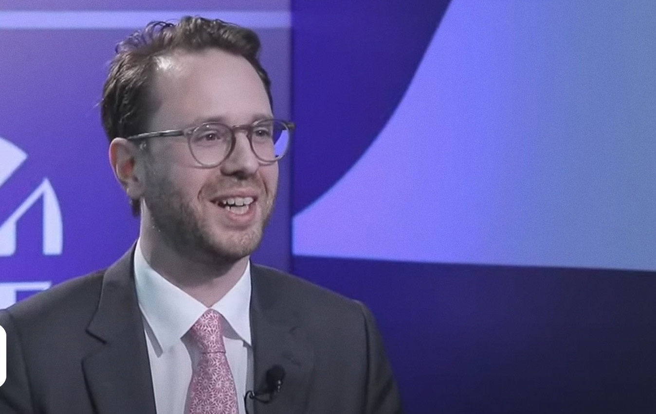 القنصل البريطاني: من المهم بالنسبة إلينا حل القضايا بين أربيل وبغداد