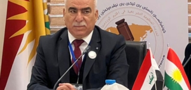 پڕۆفیسۆر دكتۆر شۆڕش حەسەن عومەر  پسپۆڕ و شارەزا لە یاسای دەستووری و سیستمی سیاسی بۆ گوڵان:        یاسای دادگای فیدڕاڵیی عێراق بە پێچەوانەی دەستوور هەموار كراوەتەوە، بۆیە بڕیارەكانیشی نادەستووریین