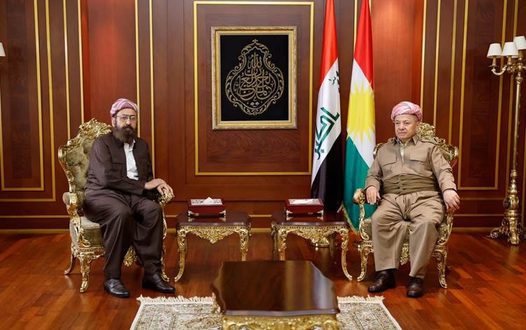 ســــەرۆک بـــارزانـــی پێشوازی لە میر و ئەنجوومەنی رۆحانیی ئێزدیان دەکات