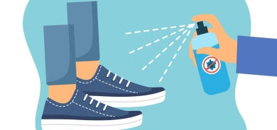 باحثون يحذرون من ارتداء الأحذية داخل المنازل