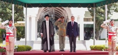 إيران وباكستان تبحثان إصلاح العلاقات