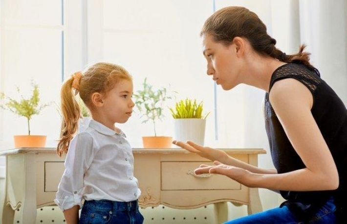 ما هي الأسباب التي تجعل الأطفال يكذبون أحياناً على والديهم؟