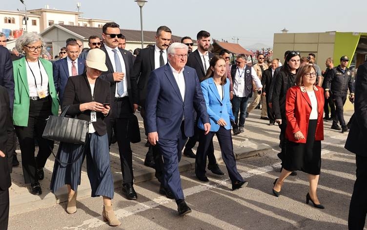 Serokkomarê Almanyayê çû Dîlokê