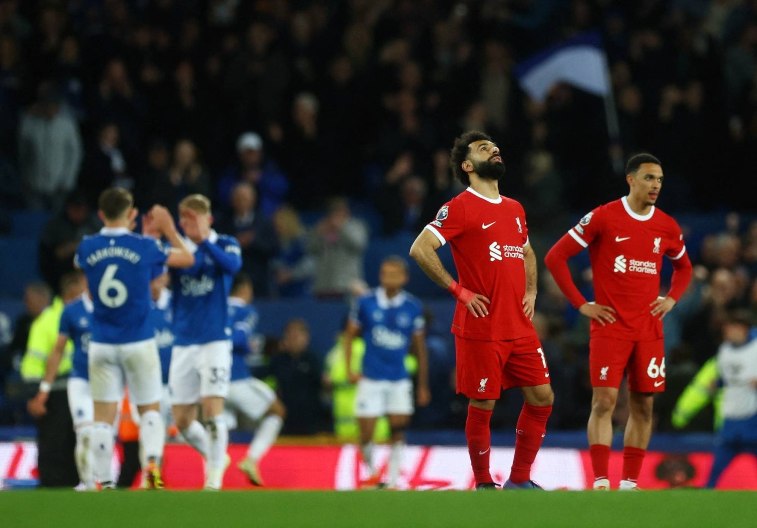 هل خرج ليفربول من السباق الثلاثي على لقب الدوري الإنجليزي؟