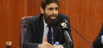 د.محەمەد سەید نووری بازیانی  وتەبێژی فەرمیی بزووتنەوەی پەیوەندیی ئیسلامی كوردستان:     لە ئێستادا هەموو ناوچەكە دەكوڵێت و بە قۆناغێكی پێكدادانی پڕۆژەكاندا تێدەپەڕێت، چارەسەریش بۆ ئێمە ئەوەیە «دارەكە لە ناوەڕاستەوە بگرین»