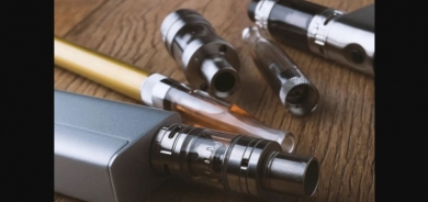 ماذا يحدث لجسمك عند تدخين السجائر الإلكترونية؟