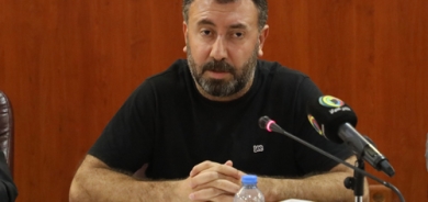 ڕابەر تەڵعەت  بەڕێوەبەری ناوەندی لێكۆڵینەوەی سبەی:     ئەمە ستراتیژیەتی دەوڵەتانی ڕۆژئاوایە و خۆیان لەسەر ئەم پرسە یەكلایی كردووەتەوە، بەوەی دەبێت ئێران و دەست و پێوەندەكانیان پاشەكشەیان  پێ بكرێت