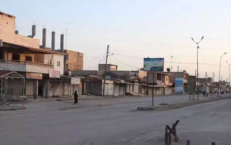 Li ser cihê konê sersaxiyê nîqaş derket: 12 kes birîndar bûn