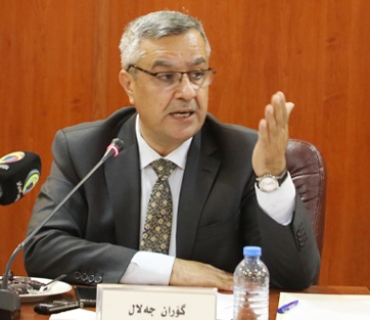 گــــۆران جەلال  ئەندامی سەركردایەتیی حزبی زەحمەتكێشانی كوردستان:     خاڵی هەرە ترسناك لەسەر هەرێمی كوردستان، واقیعی سیاسیی ناوخۆی خۆمان و پەرتەوازەیی سیاسیی نێوان لایەنە سیاسییەكانی كوردستانە كە بە داخەوە گەیشتووەتە  ئەو ئاستەی كە چارەسەریان  بە زەحمەت ك