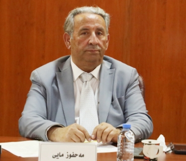 مەحفووز مایی   ئەندامی بازنەی گفتوگۆ:     سەرۆك بارزانی و پارتی دیموكراتی كوردستان لەسەر ئەو پرسەی كە دەبێت مافە دەستوورییەكانی گەلی كوردستان جێبەجێ بكرێت، سازش ناكەن