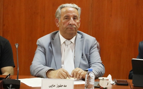 مەحفووز مایی   ئەندامی بازنەی گفتوگۆ:     سەرۆك بارزانی و پارتی دیموكراتی كوردستان لەسەر ئەو پرسەی كە دەبێت مافە دەستوورییەكانی گەلی كوردستان جێبەجێ بكرێت، سازش ناكەن