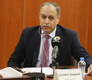 ئـــەبــــو مــیــســاق ئـــەلـــمـــەســـاری  ئەندامی مەكتەبی سیاسیی ڕێكخراوی بەدر و سیاسەتمەداری عێراقی:     هەولێر بەشدار بووە بۆ ئەوەی ئەمریكا و سەرۆكەكەی ڕازی بن، پێشوازی لە محەمەد شیاع سوودانی سەرۆك وەزیرانی عێراق بكەن