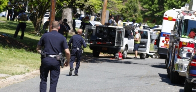 چوار پۆلیسی ئەمریکی لە ڕاوەدوونانی تۆمەتبارەکاندا کوژران