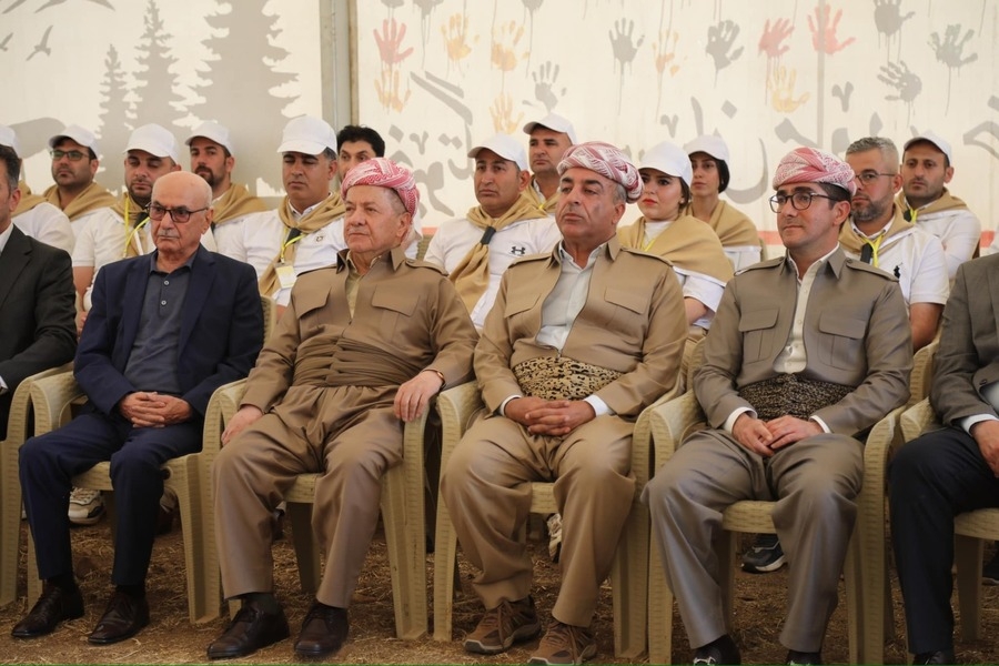 Serok Barzanî serî li ciwanên Rojavayê da