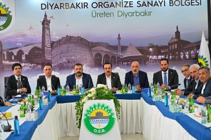 أوميد خوشناو قريباً افتتاح الخطوط الجوية بين أربيل وديار بكر