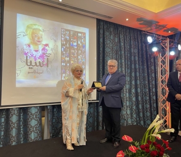 لە قاهیرە قەڵغانی ئاشتی و خۆشەویستی پێشکەش بە بەرپرسی مەکتەبی پارتی کرا