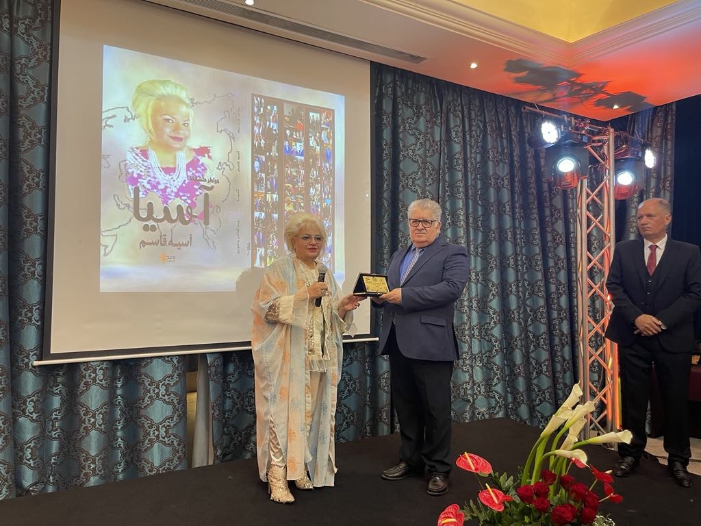 لە قاهیرە قەڵغانی ئاشتی و خۆشەویستی پێشکەش بە بەرپرسی مەکتەبی پارتی کرا