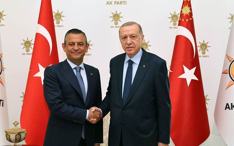 ‘Bêdengiya fermî’ ya Erdogan û Ozel: Gelo sedem PKK ye?