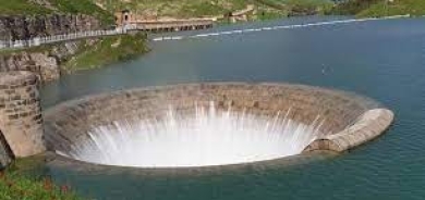 سد دربنديخان متجاوزا الرقم القياسي