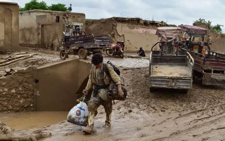 Li Efxanistanê ji ber lehiyê 300 kesî canê xwe ji dest da