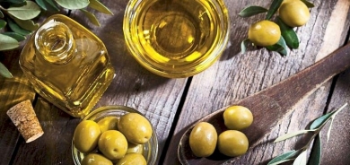 زيت الزيتون... سلاح فعال يقلل خطر الإصابة بداء لا دواء له