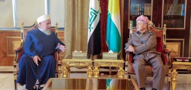 ســـەرۆك بــــارزانـــی پێشوازی لە شاندێكی زانایانی ئایینی بە سەرۆكایەتیی سەماحەتی شێخ عەبدولرەزاق ئەلسەعدی دەكات