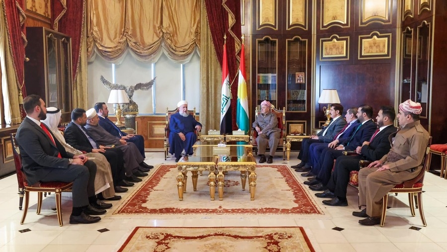 Serok Barzanî li gel şandeke zanayên olî civiya