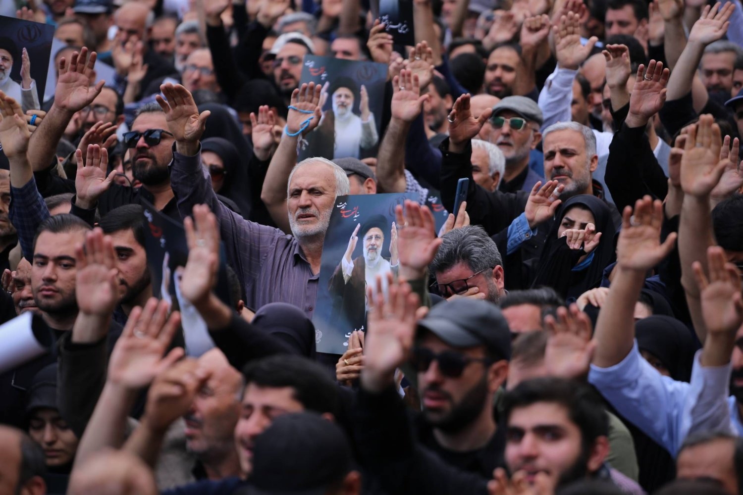 «مجلس الخبراء» الإيراني ينعقد تزامنا مع تشييع رئيسي