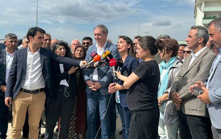 Hevserokên DEM Partiyê çûn serdana Demîrtaş: 'Ew dîl in'