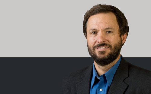 ستیڤن زونێس   پڕۆفیسۆری سیاسەتی ڕۆژهەڵاتی ناوەڕاست لە زانكۆی سان فرانسیسكۆ بۆ گوڵان:     ئەمریكا نایەوێت ناكۆكیی گەورە و كراوە لە نێوان هەولێر و بەغدا ڕوو بدات