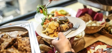 هل تحد «القاعدة 20» من الإفراط في الطعام؟ طبيبة تجيب