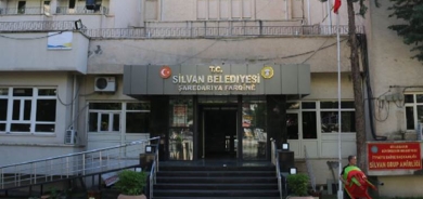 Şaredariya Farqînê dest bi anonsên Kurdî kir