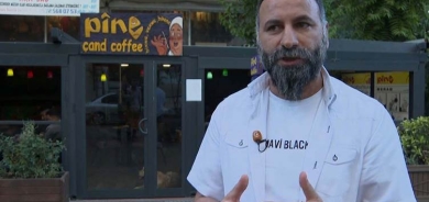 Li Amedê kafeyek hemû xizmetan tenê bi Kurdî dike