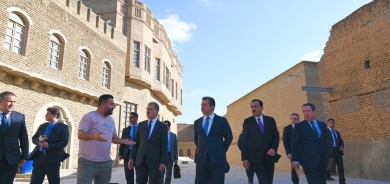 رئيس حكومة إقليم كوردستان يتفقد سير أعمال الفحص والتنقيب والترميم في قلعة أربيل