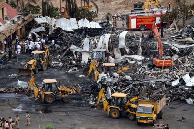 ئاگرێکی گەورە لە  شارێكی یاری  لە هیندستان کەوتەوە