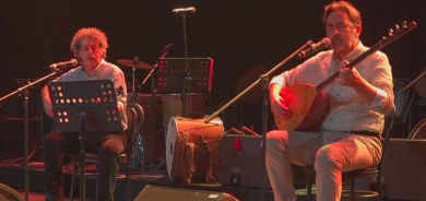 Metîn û Kemal Kahraman li saloneke tejî konserteke nuwaze li dar xist