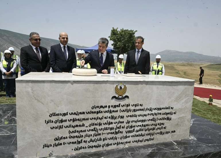 مه‌سرور بارزانی: له‌ پاڵ شاره‌ گه‌وره‌كان خزمه‌ت و ئاوه‌دانی ده‌گه‌یه‌نینه‌ شارۆچكه‌كانیش