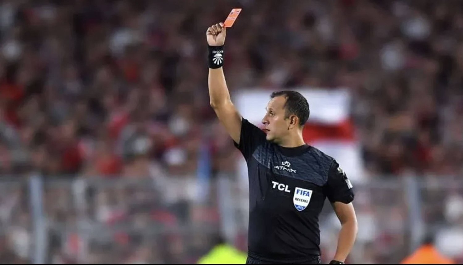 صافرة الحكم الأرجنتيني هيريرا تضبط «نهائي كأس الملك»