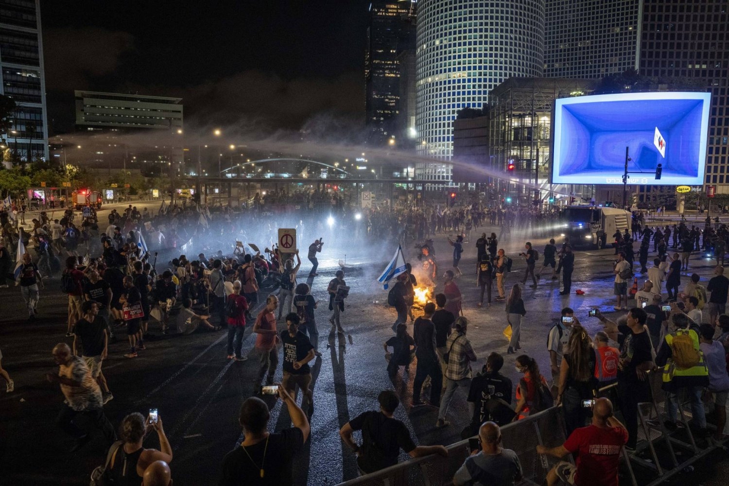 مساعي المعارضة الإسرائيلية لإسقاط حكومة نتنياهو تصطدم بعقبات التنفيذ