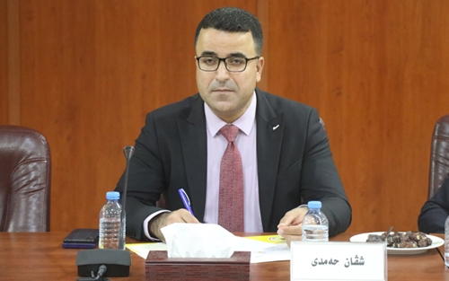 شڤان حەمدی  ئەندامی بازنەی گفتوگۆ:  گرنگە نوێنەرانی كورد لە حكومەت و پەرلەمانی عێراق بە هەند وەری بگرن، لەسەر ئاستی هەرێمی كوردستانیش بەڕاستی نەنگییەكی گەورەیە كە هەتا ئێستا دەستوورمان نییە