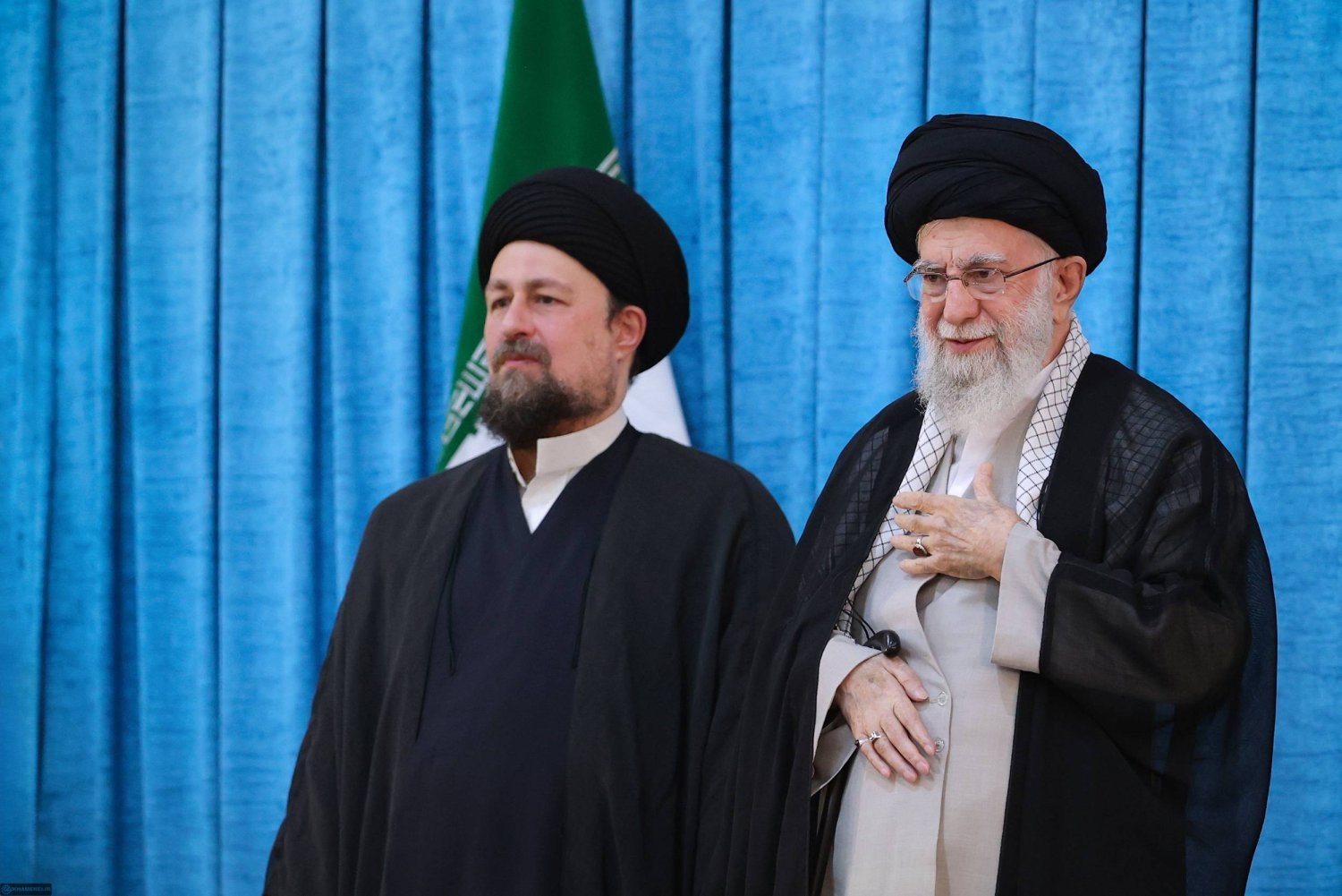 إيران تختم تسجيل مرشحي الرئاسة... وخامنئي يحذرهم من تبادل الاتهامات