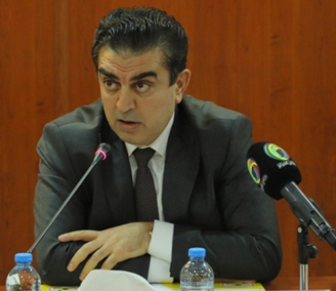 فــــەرهـــاد ئــەتــروشــی  سیاسەتمەدار و ئەكادیمیستی بواری یاسا:  زۆر گرنگە بگەڕێینەوە بۆ بنەما و فەلسەفەی دەستوور بۆ چارەسەركردنی هەموو ئەو كێشانەی كە هەن