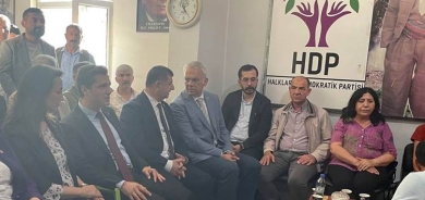 Şandeyeke CHPyê li Colemêrgê ye: 'Qeyûm ne yasayî ye'