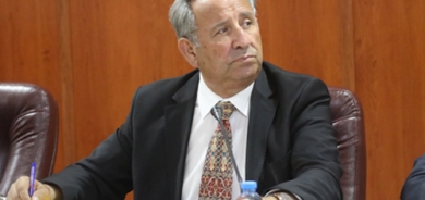 مەحفووز مایی   ئەندامی بازنەی گفتوگۆ:     عێراق بە جیاوازیی ڕژێمەكانیەوە ماوەی یەك سەدەیە لە ڕوانگەی هێز و دەسەڵاتەوە دەیەوێت مامەڵە لەگەڵ كێشەی كورد بكات